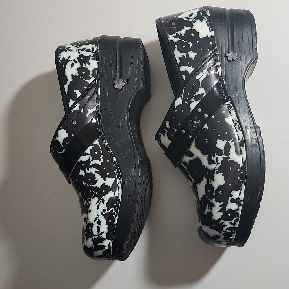 Sanita Clogs Koi Black and White - Picture 3 of 9